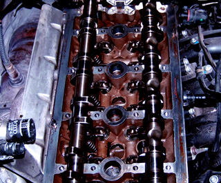 engine with camshaft exposed